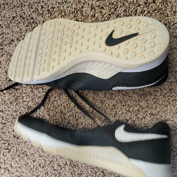 Nike Flywire shoes - Picture 4 of 4